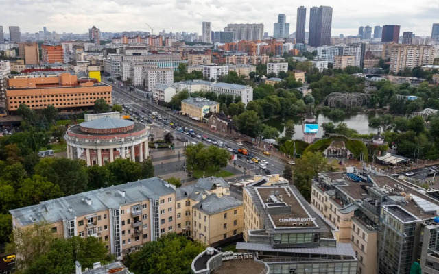 Lyuks s balkonom ı vidom na Moskva-Siti Apartments