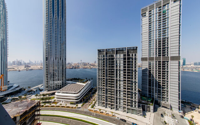 Urban 2Br with Harbour Views at Creek Rise Tower Apartments