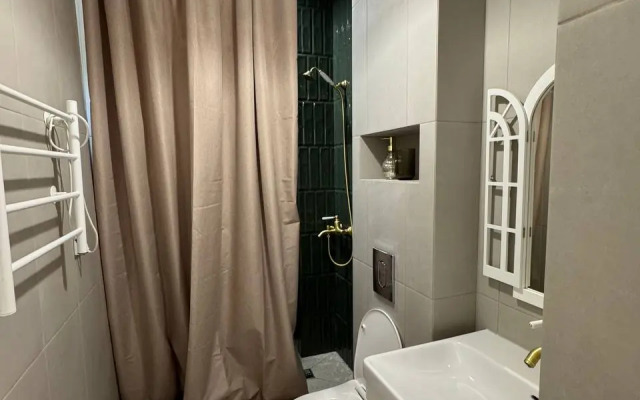 Dizaynerskaya V Tsentre Abkhazii Flat