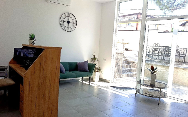 Amina Guest House