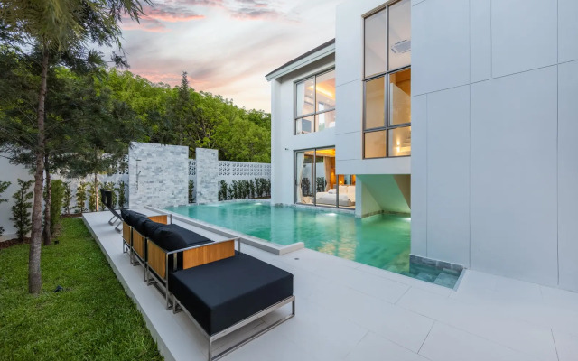 Luxury 3BR Villa Bliss (Wallaya) with Private Pool Villa