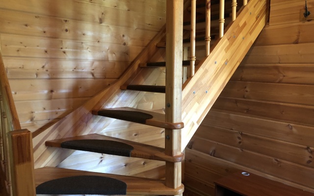 Частный дом у озера