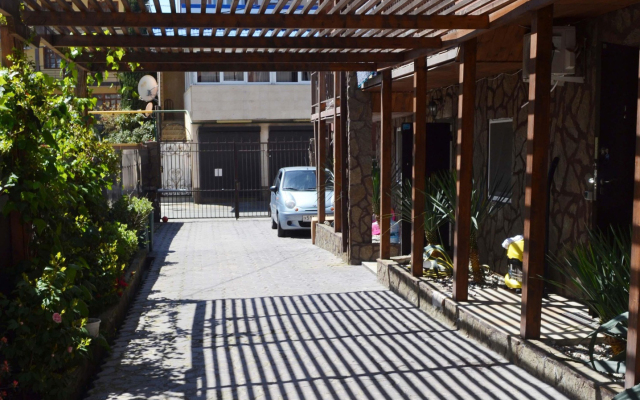 StandArt Guest House