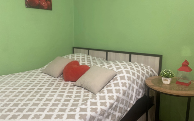 V Tsentre Na Pobede Revolyutsii Flat