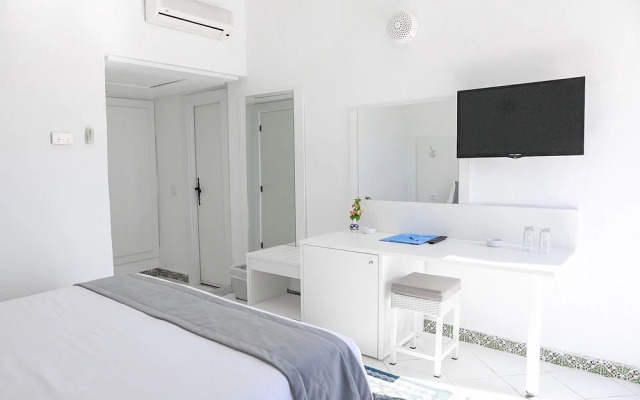 Hari Club Beach Resort