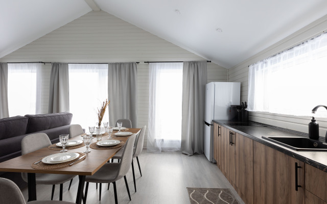 Point 383 Berezovyj Guest House