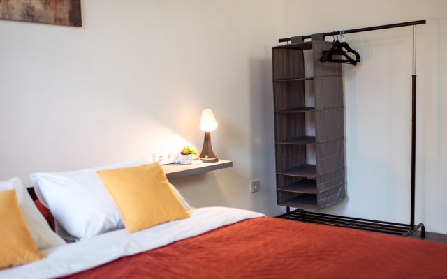 Flat s Parkovkoy i Otdelnym Vkhodom