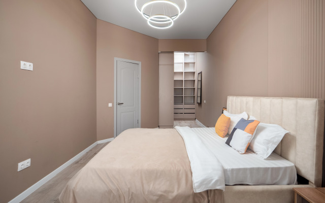 Yevrodvushka S Potryasayuschim Vidom Na Gorod Flat