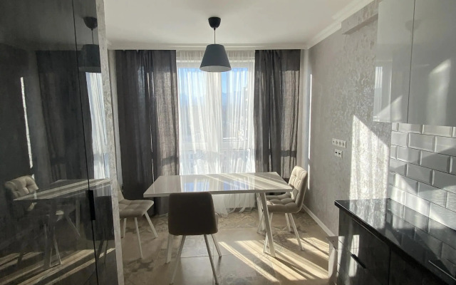 Shikarnaya Dvushka S Prekrasnym Vidom Na Gory Apartments