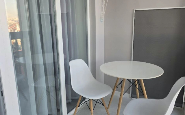 Квартира Трехкомнатная в Центре с Видом на Море