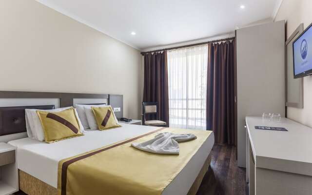 Ayhan Hotel