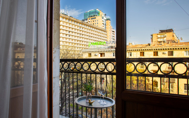 KeyGo #0034, 1 Bedroom, Balcony, City Center Apartments