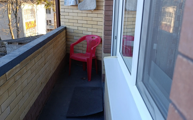 Dvuhkomnatanaya s Dvumya Lodzhiyami Flat