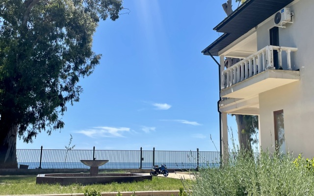 Mayna Villa