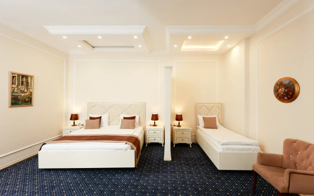 East Legend Hotel