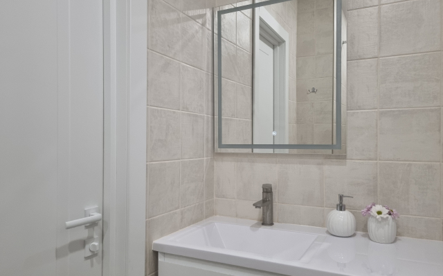 Апартаменты на набережной от компании "V-GOSTI"