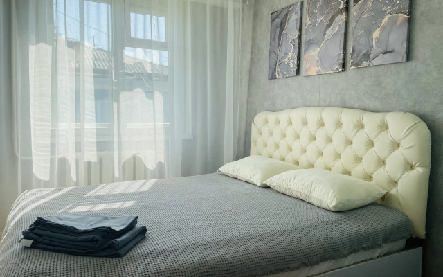 Квартира Трехкомнатная на Угольщиков, 28