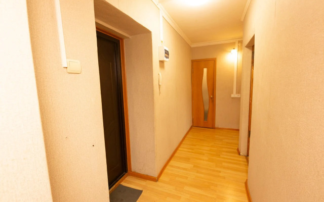 Квартира 2 комнатная квартира улица Республики 92