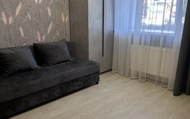 Komarova 40 Flat