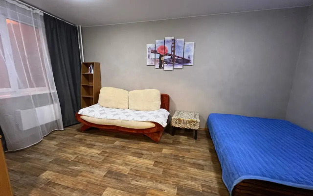 Ryadom s parkom Flat