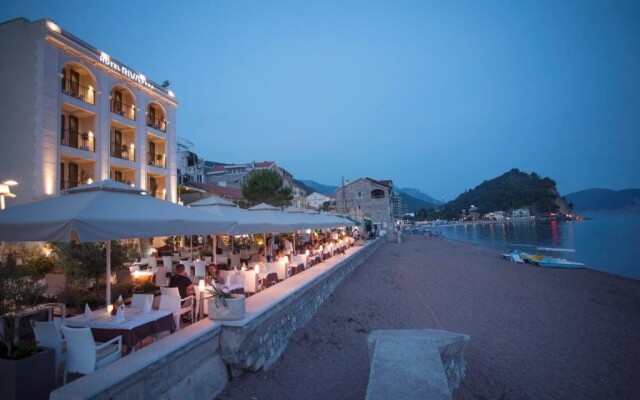 Riva by Aycon Hotel