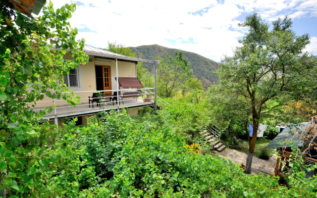 Vardzia Kala Hotel