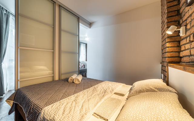 M1C Lyuks Apartments