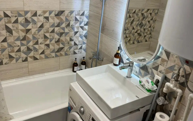 Апартаменты Карла Маркса 78, кв 34