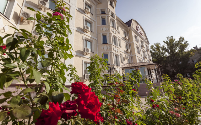 Kurmet Hotel