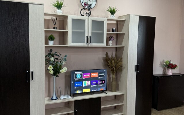 Evrodvushka S Vidom Na Goru Flat