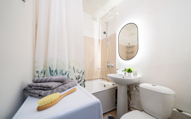 Natali 2-room U Metro Chertanovskaya Apartments