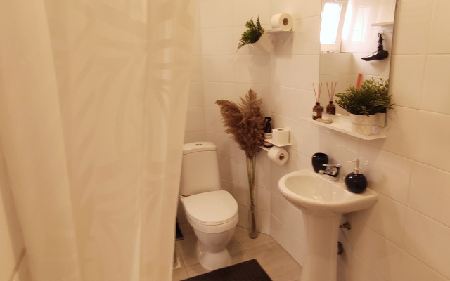 Domik U Grota Diany Private House