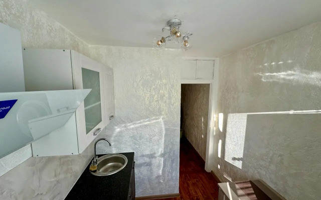 V Luchshem Rayone Flat
