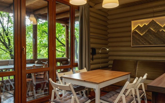 Kurortnyj otel' Polana Skazok