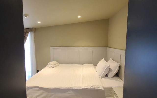 Bravo Hotel
