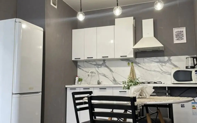 3-kh Komnatnaya V Oruzheynoy Stolitse Flat