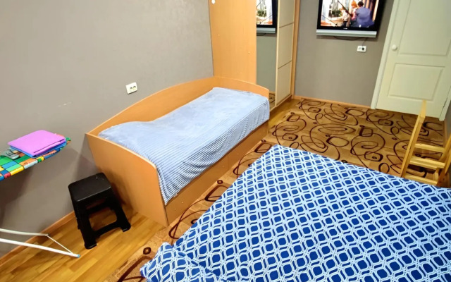 Квартира трехкомнатная  в Челнах