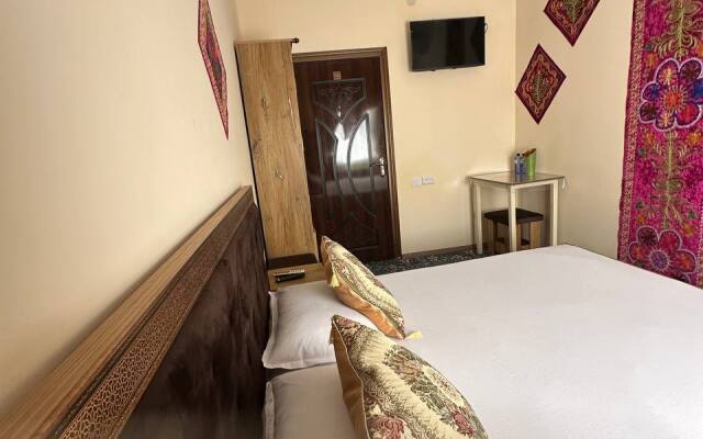 Baxshillo Guest house