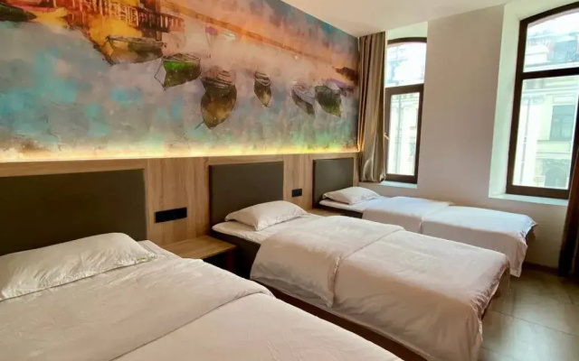 Отель Holiday Hotel
