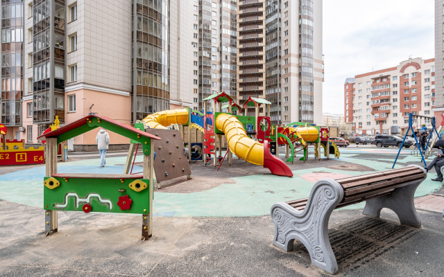 U Metro Grazhdanskiy Prospekt Apartments