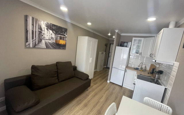 Avtorskie s sezonnym bassejnom  Apartments