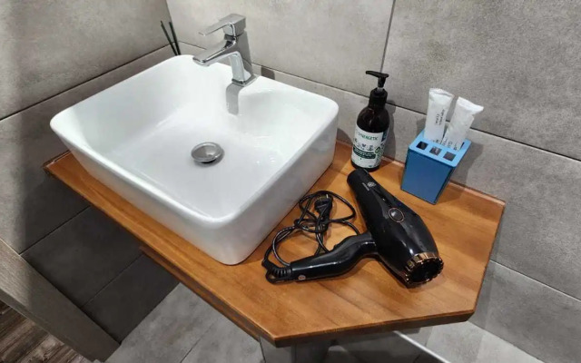 Na Yekaterininskoy Ulitse 122 Flat