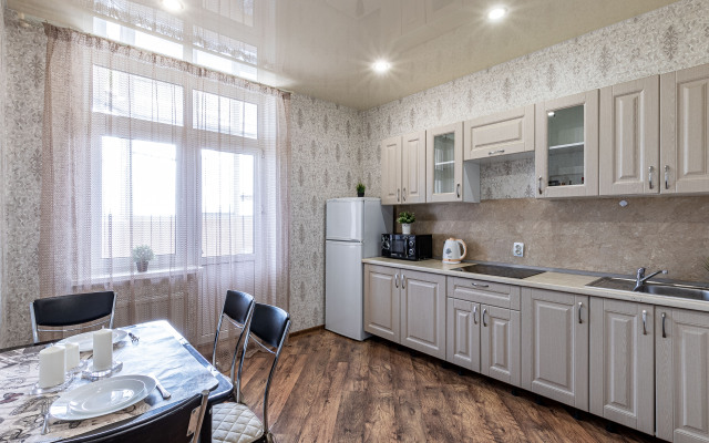 V topovoy lokatsii s vidom Apart-Otelika u parka Galitskogo Flat