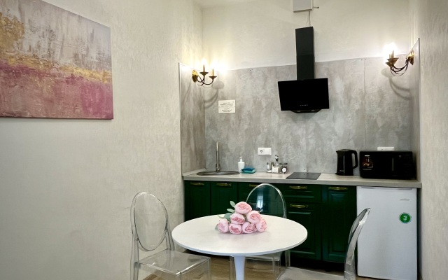 Апартаменты Центр, Апартаменты с камином и огромной ванной