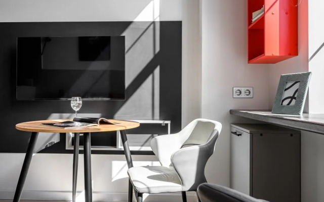 Apartments Queenstay Red Nyuans Na Voykovskoy