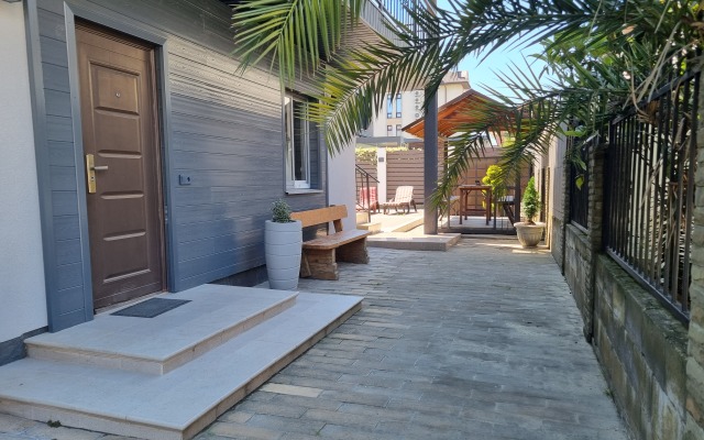 S Basseynom Guest House