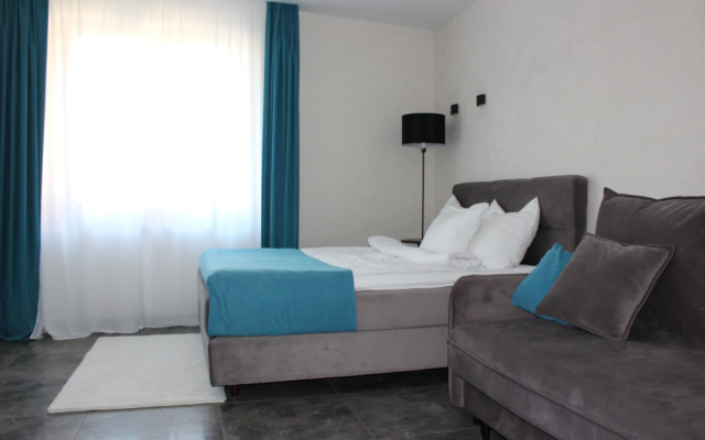 Na Pugachyova 4A Apartments