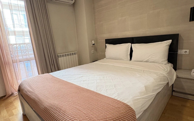 V Serdtse Starogo Tbilisi Flat