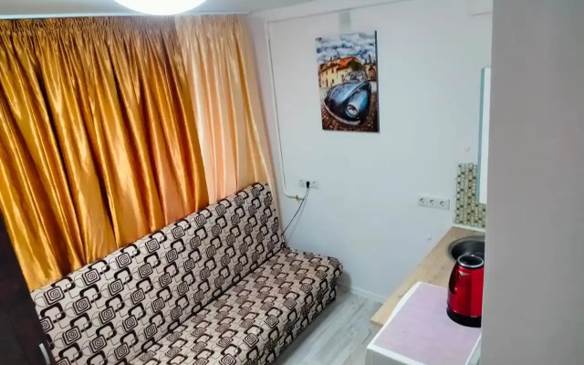 Studiya u Allei Geroyev Apartments