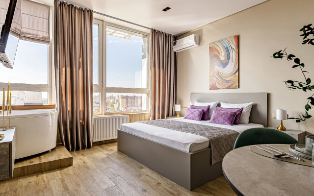 Апартаменты VIP студия с роскошной ванной у панорамного окна